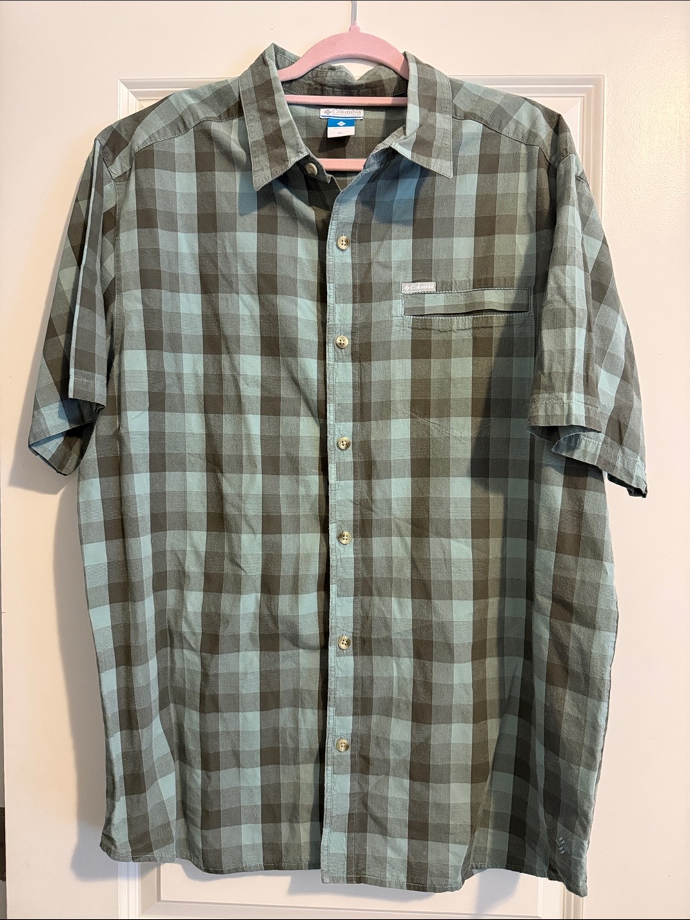 Columbia Men’s Light Blue and Green Plaid Short-Sleeve Button-Down Shirt